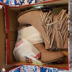 New In Box Unionbay Ankle Boots